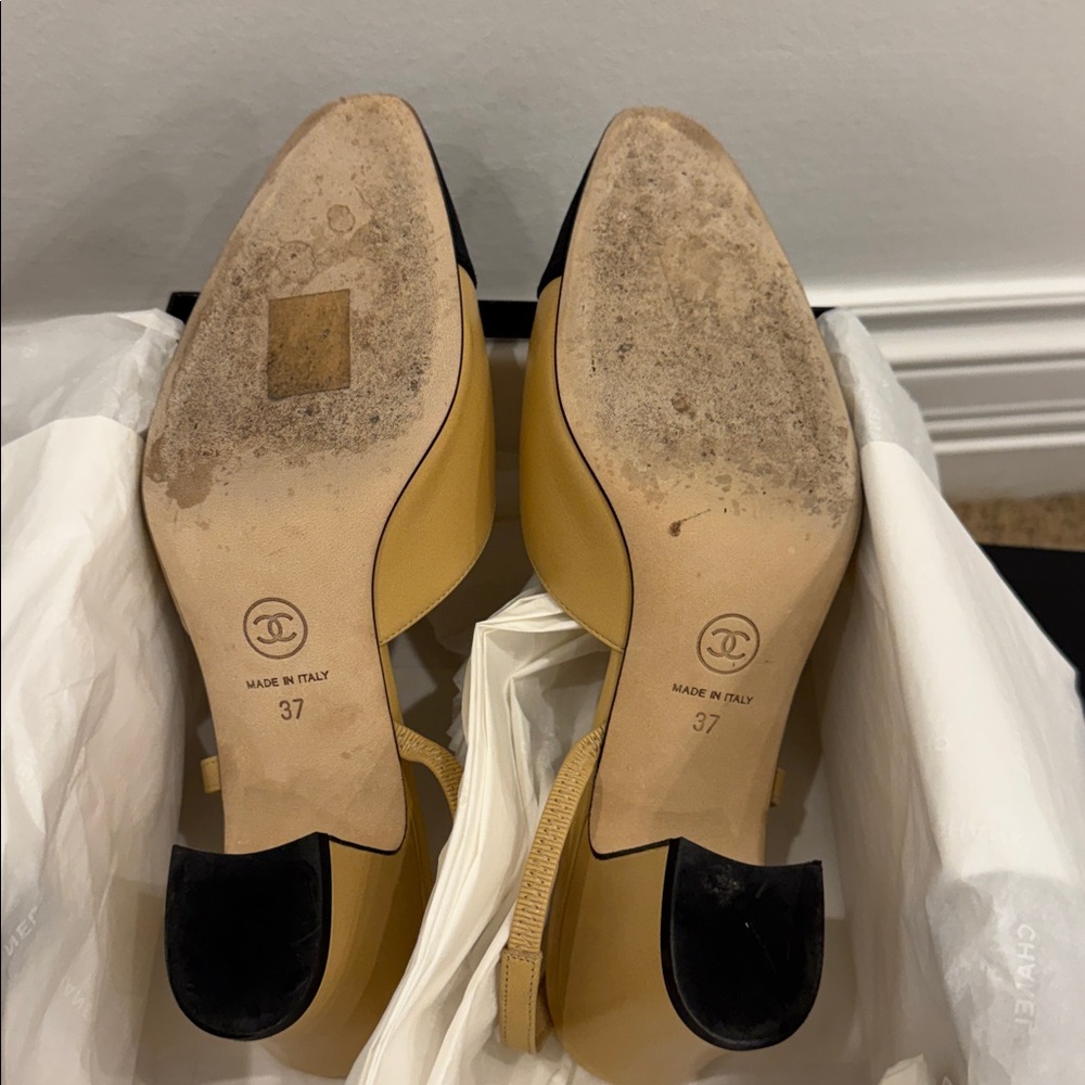 Chanel Classic Two-Tone Slingback Pumps Beige & Black Cap Toe Size 37 Worn Once - Picture 11 of 14